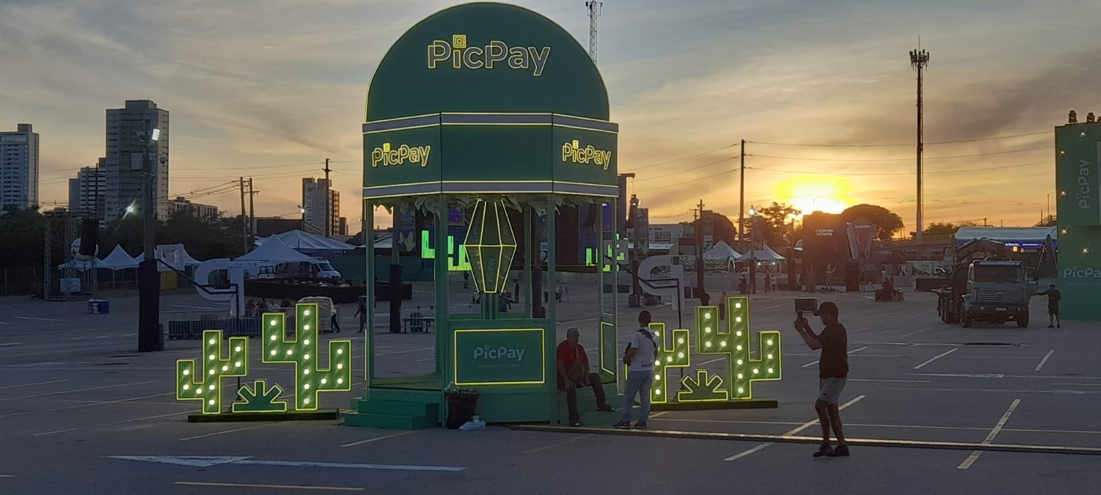 Instalação de iluminação LED e perfis em Natal